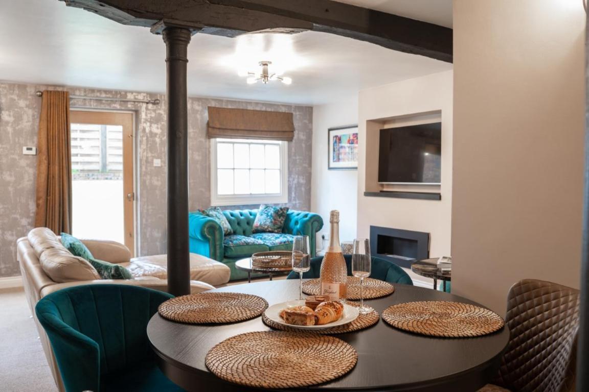 Perfectly Located Central Chester Town House -2Br Ngoại thất bức ảnh