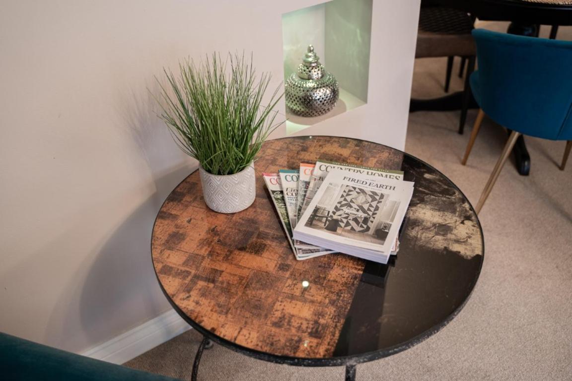 Perfectly Located Central Chester Town House -2Br Ngoại thất bức ảnh