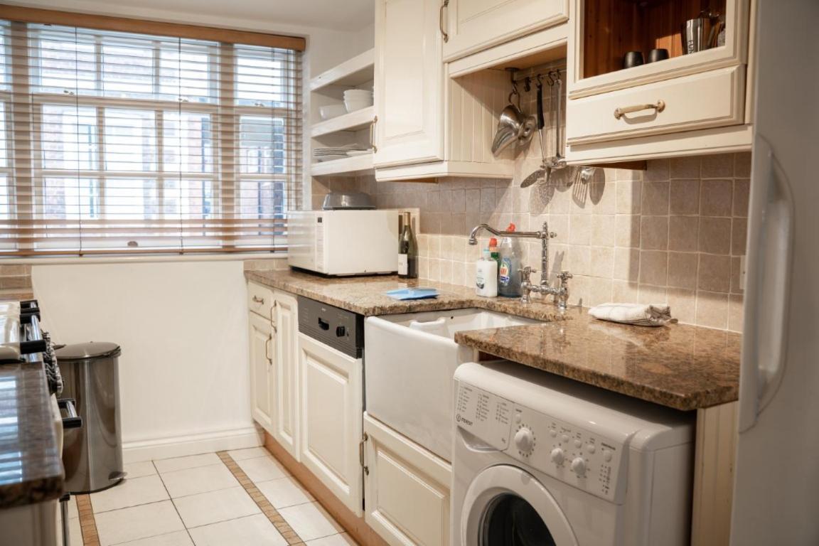 Perfectly Located Central Chester Town House -2Br Ngoại thất bức ảnh